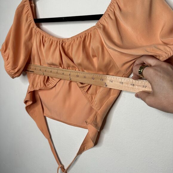 Le Lis Peach Puffed Short Sleeve Front Tie Elastic Neck Sleeve Crop Top L - Picture 14 of 15
